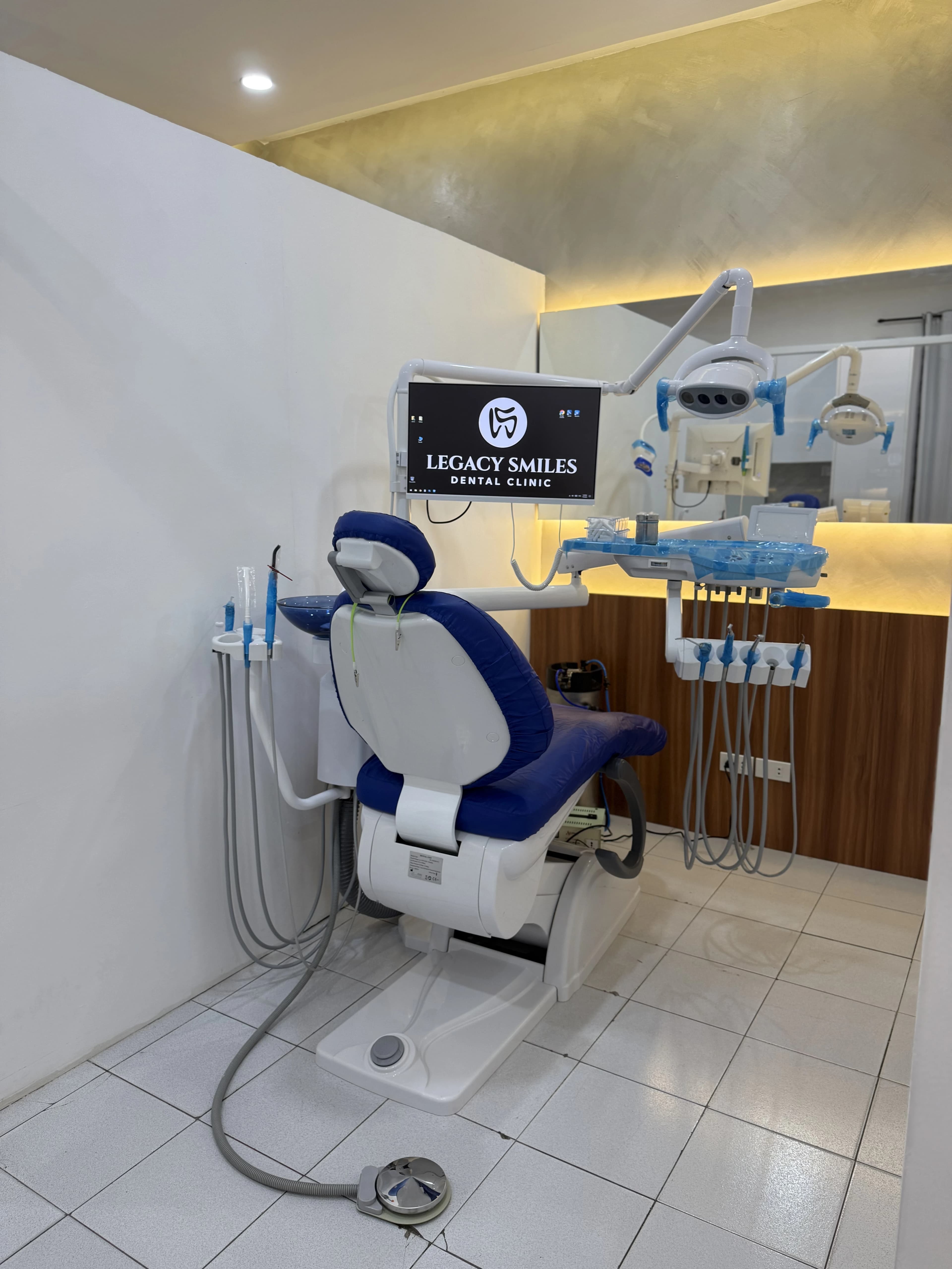 Modern Dental Chair - 2